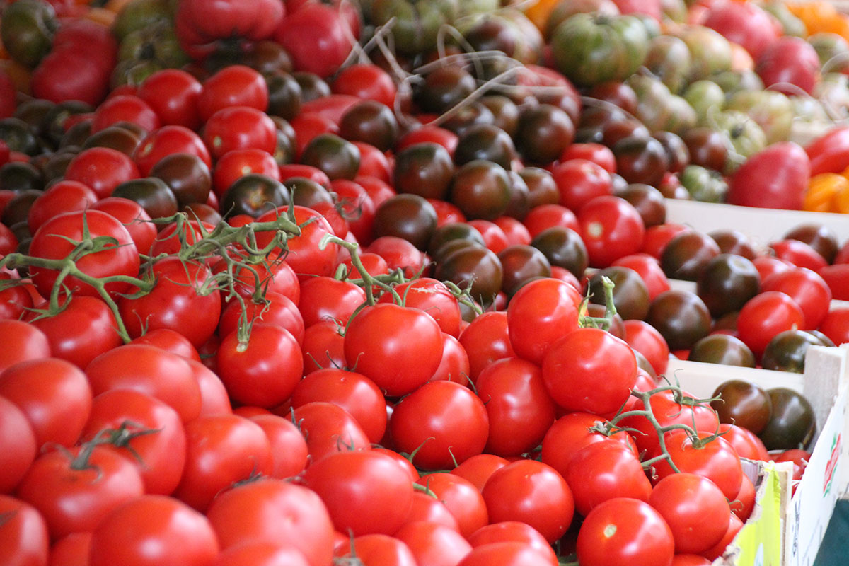 Tomatoes at a market in Paris